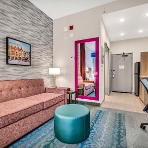 Studio Suite Mobility accessible
